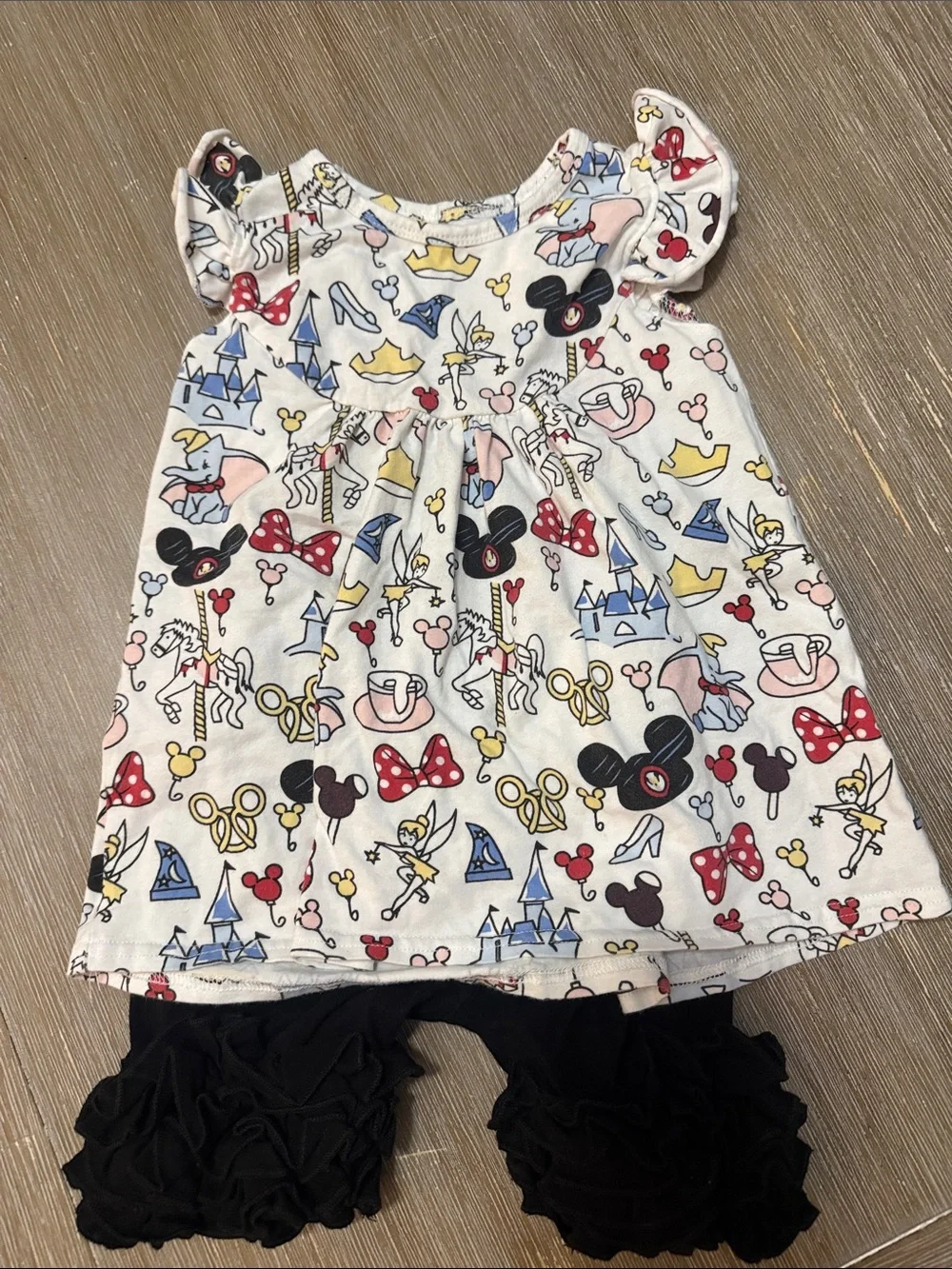 Disney Print Ruffle Sleeve Dress & Black Ruffle Shorts Set